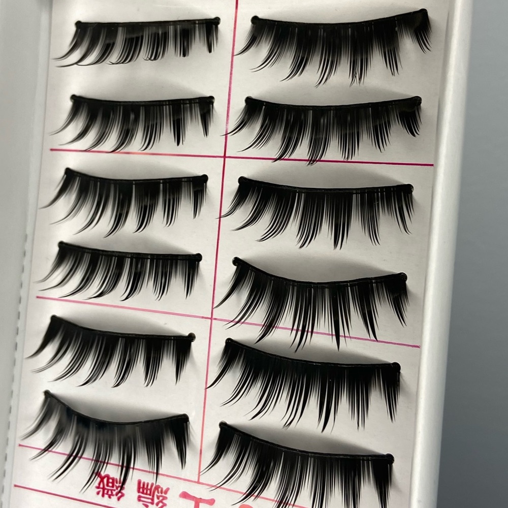 Add onto bundle (no charge)- 10 pack false lashes